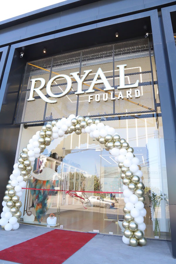 بعد اكثر من 25 سنة خبرة بالاشارب والمنديل بسوق الجملة.. رويال فولارد صار بالحوش