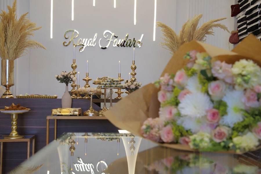 بعد اكثر من 25 سنة خبرة بالاشارب والمنديل بسوق الجملة.. رويال فولارد صار بالحوش