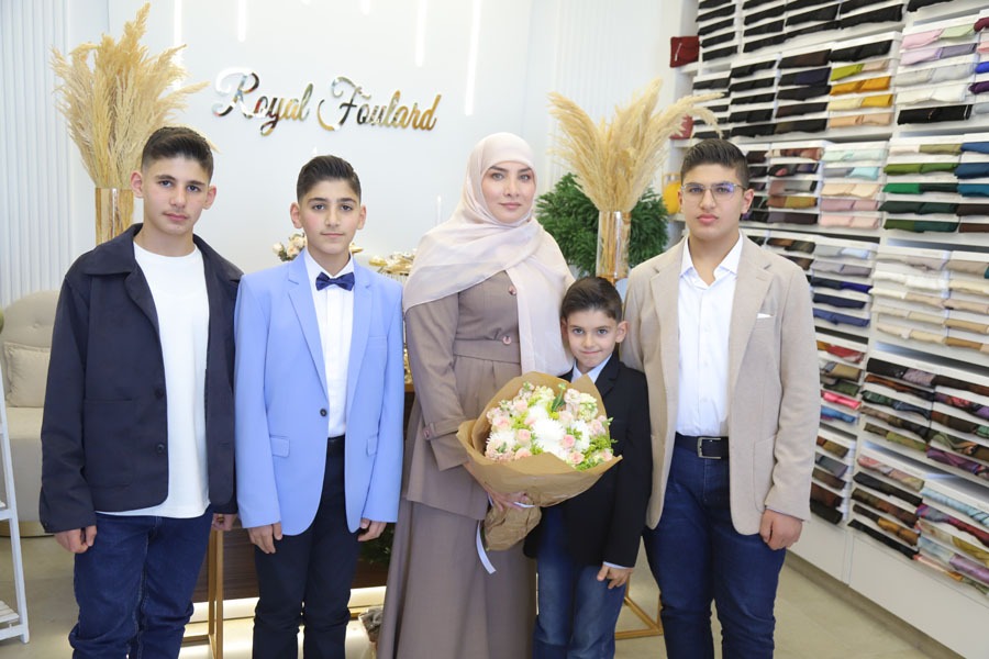 بعد اكثر من 25 سنة خبرة بالاشارب والمنديل بسوق الجملة.. رويال فولارد صار بالحوش