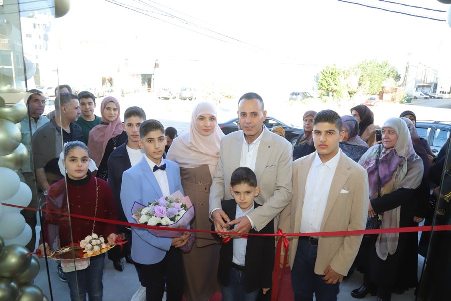 بعد اكثر من 25 سنة خبرة بالاشارب والمنديل بسوق الجملة.. رويال فولارد صار بالحوش