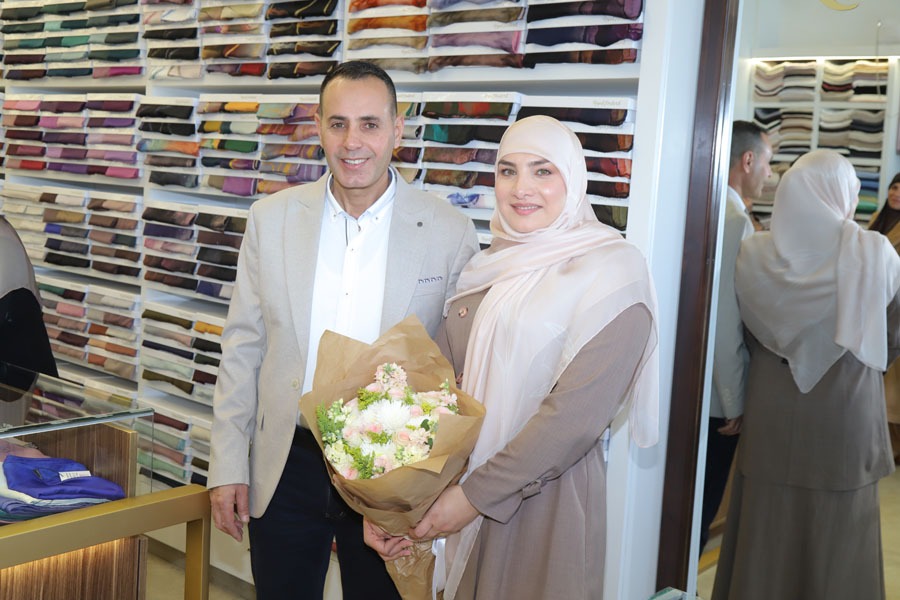 بعد اكثر من 25 سنة خبرة بالاشارب والمنديل بسوق الجملة.. رويال فولارد صار بالحوش