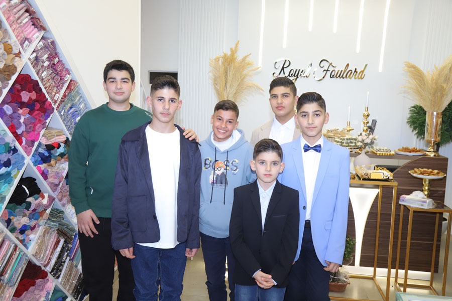 بعد اكثر من 25 سنة خبرة بالاشارب والمنديل بسوق الجملة.. رويال فولارد صار بالحوش