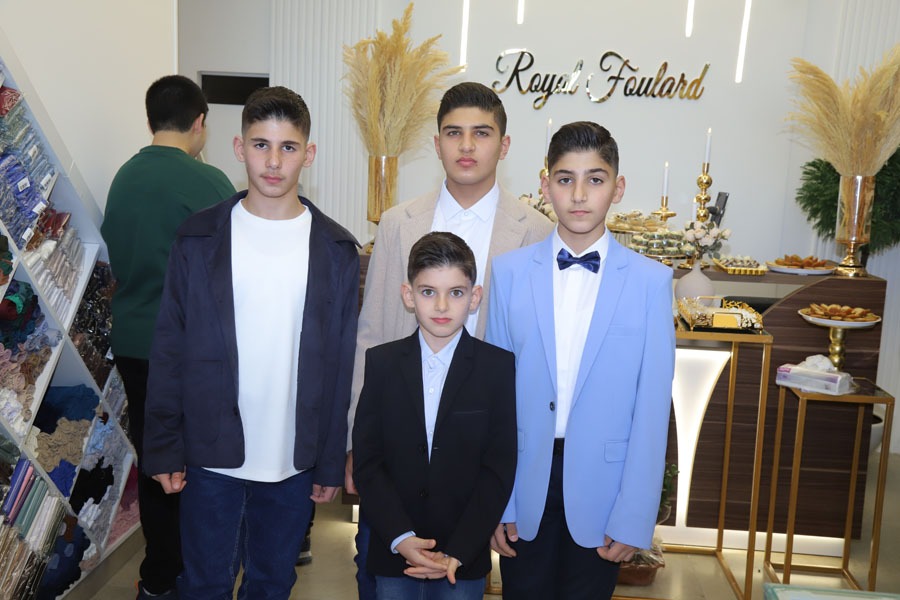 بعد اكثر من 25 سنة خبرة بالاشارب والمنديل بسوق الجملة.. رويال فولارد صار بالحوش