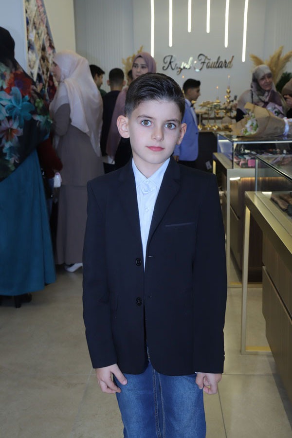 بعد اكثر من 25 سنة خبرة بالاشارب والمنديل بسوق الجملة.. رويال فولارد صار بالحوش