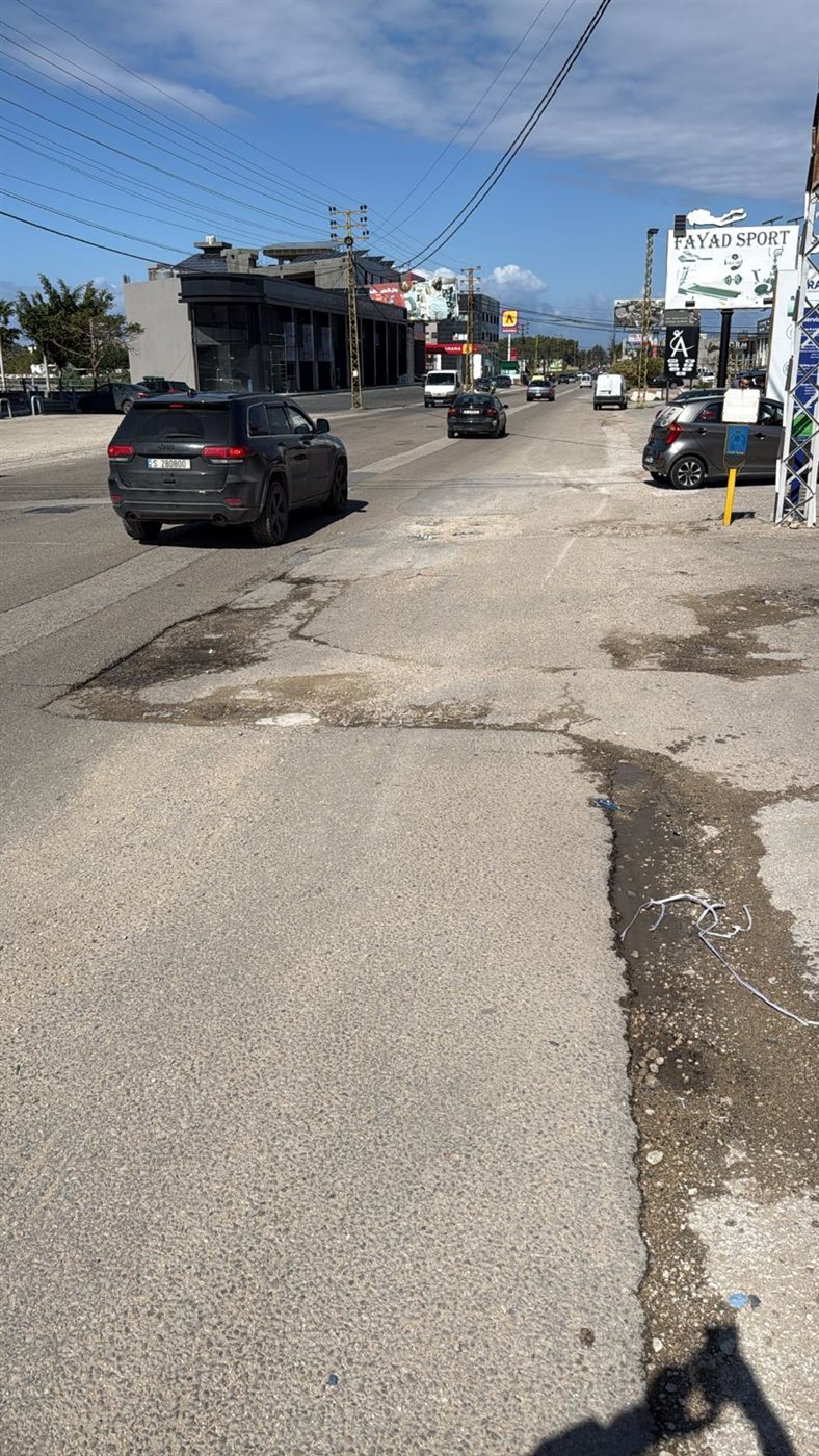 مصائد للسيارات والدراجات النارية على طريق عام الحوش - الثكنة: حادثان في أقل من 24 ساعة