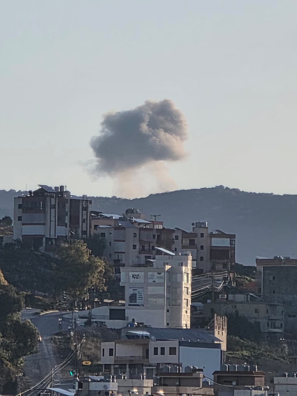 غارات منذ الصباح على المنطقة الواقعة بين بلدتي الريحان وسجد في منطقة اقليم التفاح