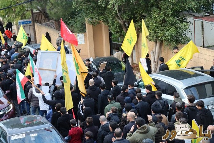 وقفة تضامنية ومسيرة حاشدة في دير قانون النهر تعظيما لشهادة الامام الخامنئي ونصرة للجمهورية الاسلامية