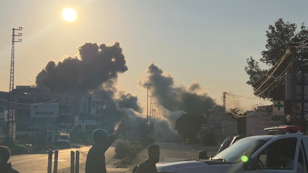 بالصور: الطيران الحربي يغير على العديد من الاهداف التي تم تحديدها وانذارها