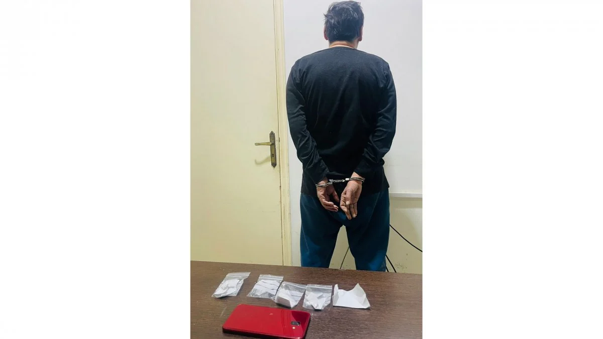 أمام مركز تجاري توقيف مروج وبحوزته كوكايين