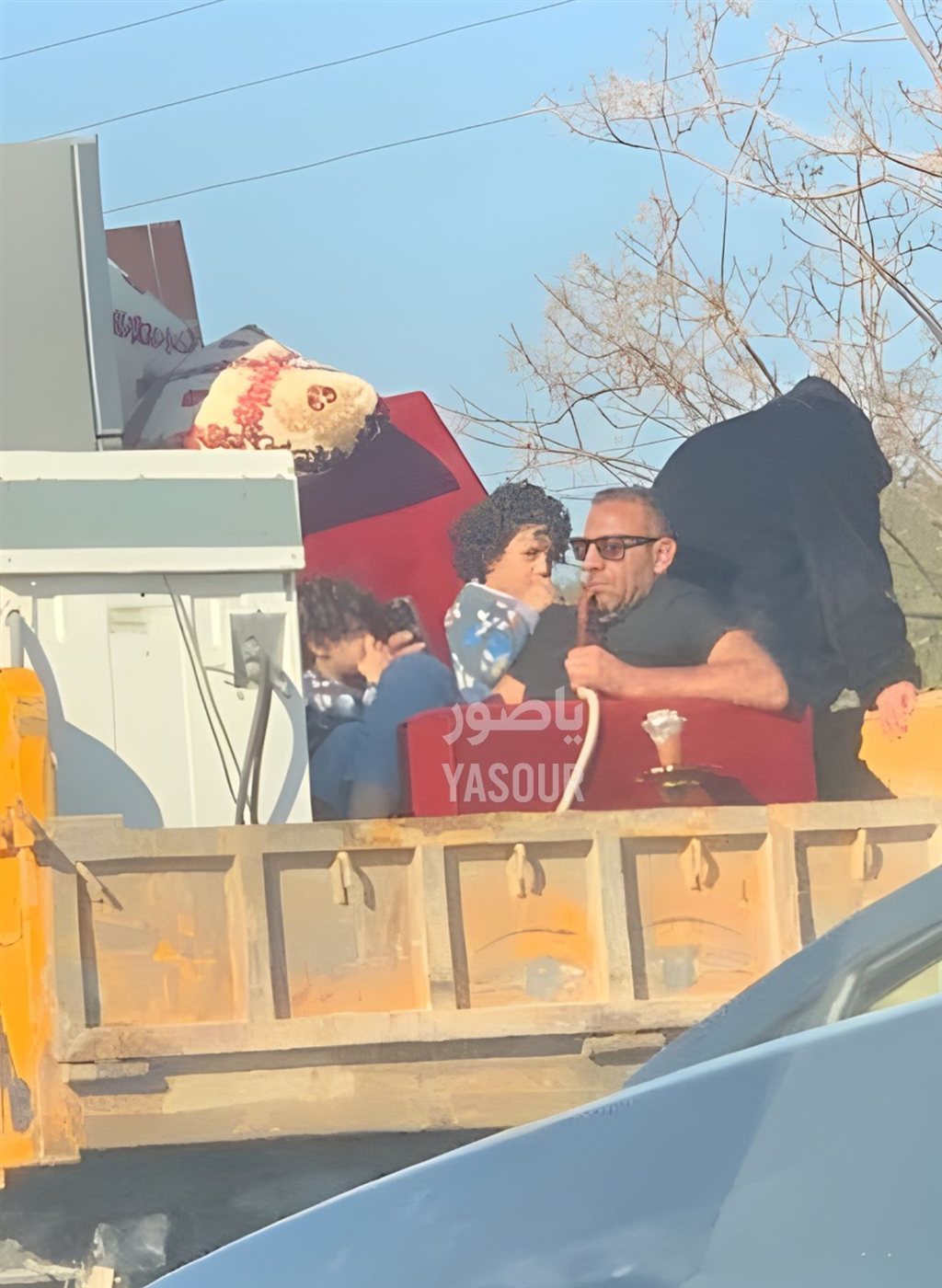 بالصور: ارجيلة على طريق النزوح