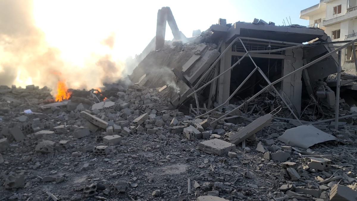 غارات ليلا وصباحا على بلدات في النبطية حصدت شهداء ودمرت مسجدا ومنازل ومباني