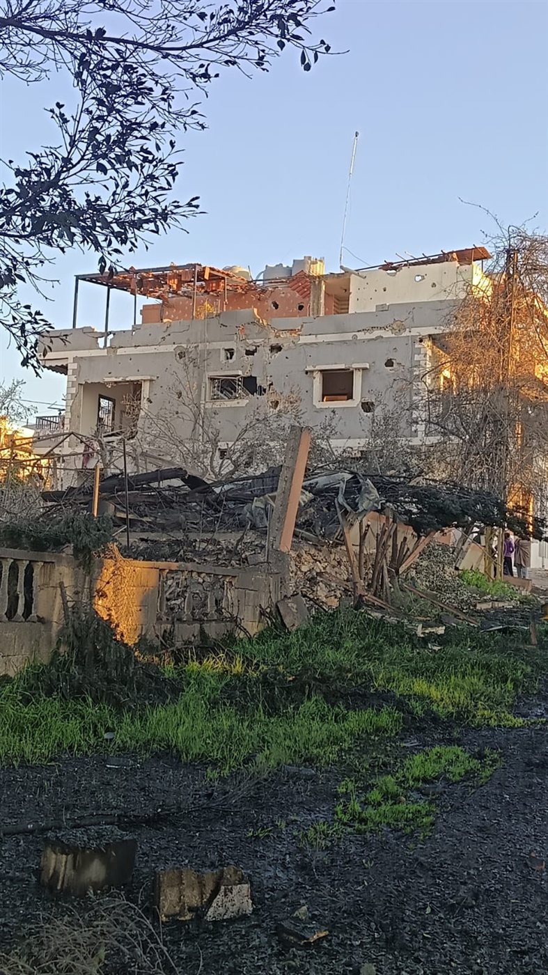 مشاهد صباحية للدمار جراء الغارات الأخيرة على بلدة أنصارية بعد انذارها امس