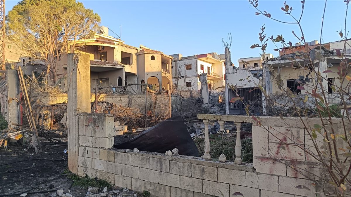 مشاهد صباحية للدمار جراء الغارات الأخيرة على بلدة أنصارية بعد انذارها امس