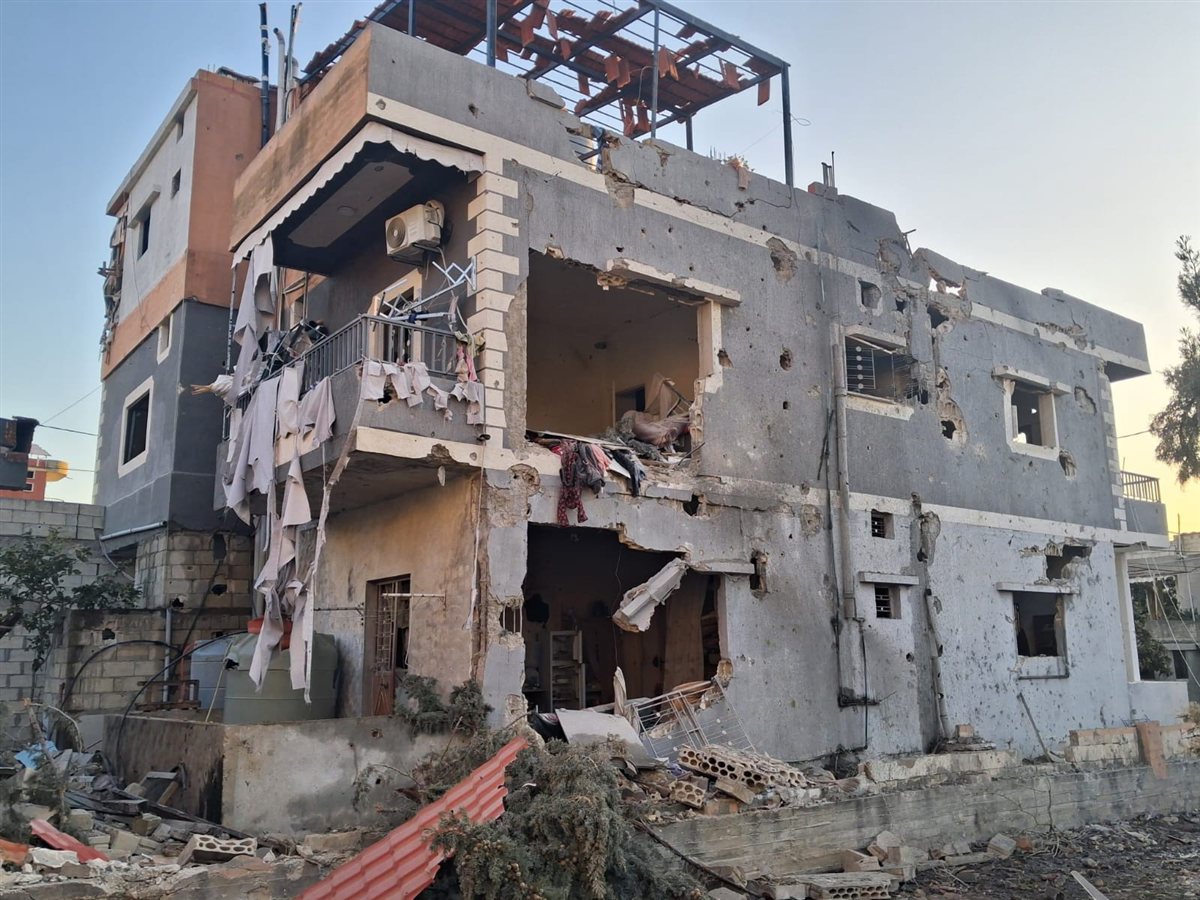 مشاهد صباحية للدمار جراء الغارات الأخيرة على بلدة أنصارية بعد انذارها امس