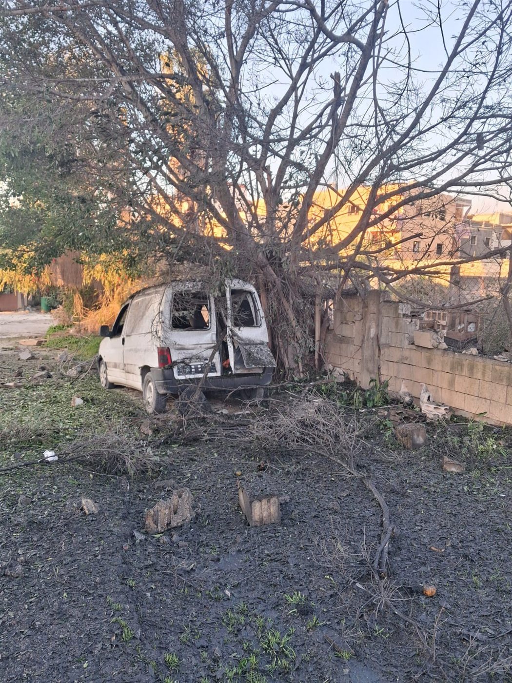 مشاهد صباحية للدمار جراء الغارات الأخيرة على بلدة أنصارية بعد انذارها امس