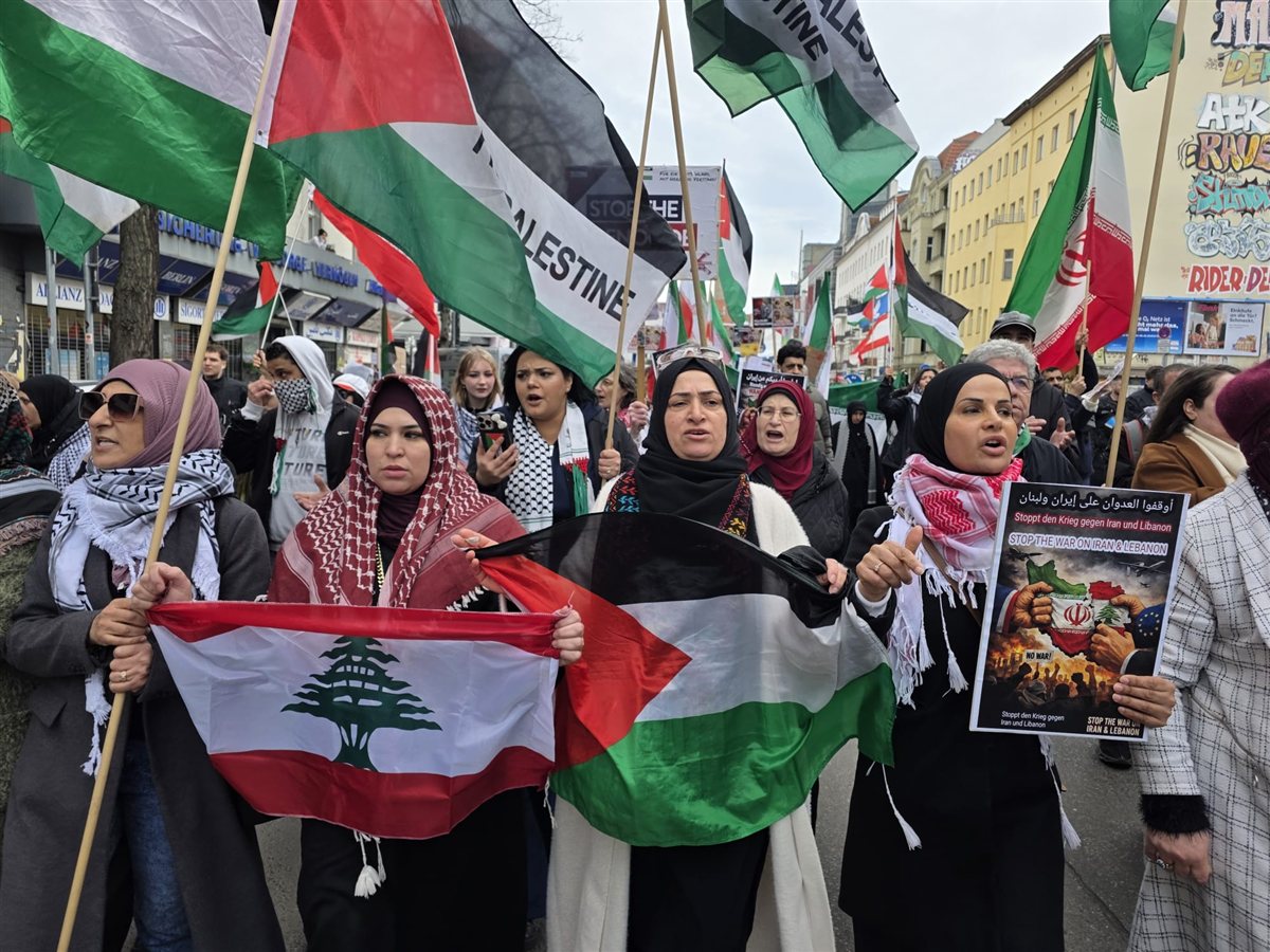 مظاهرة جماهيرية حاشدة في برلين تضامنا مع فلسطين وإيران ولبنان