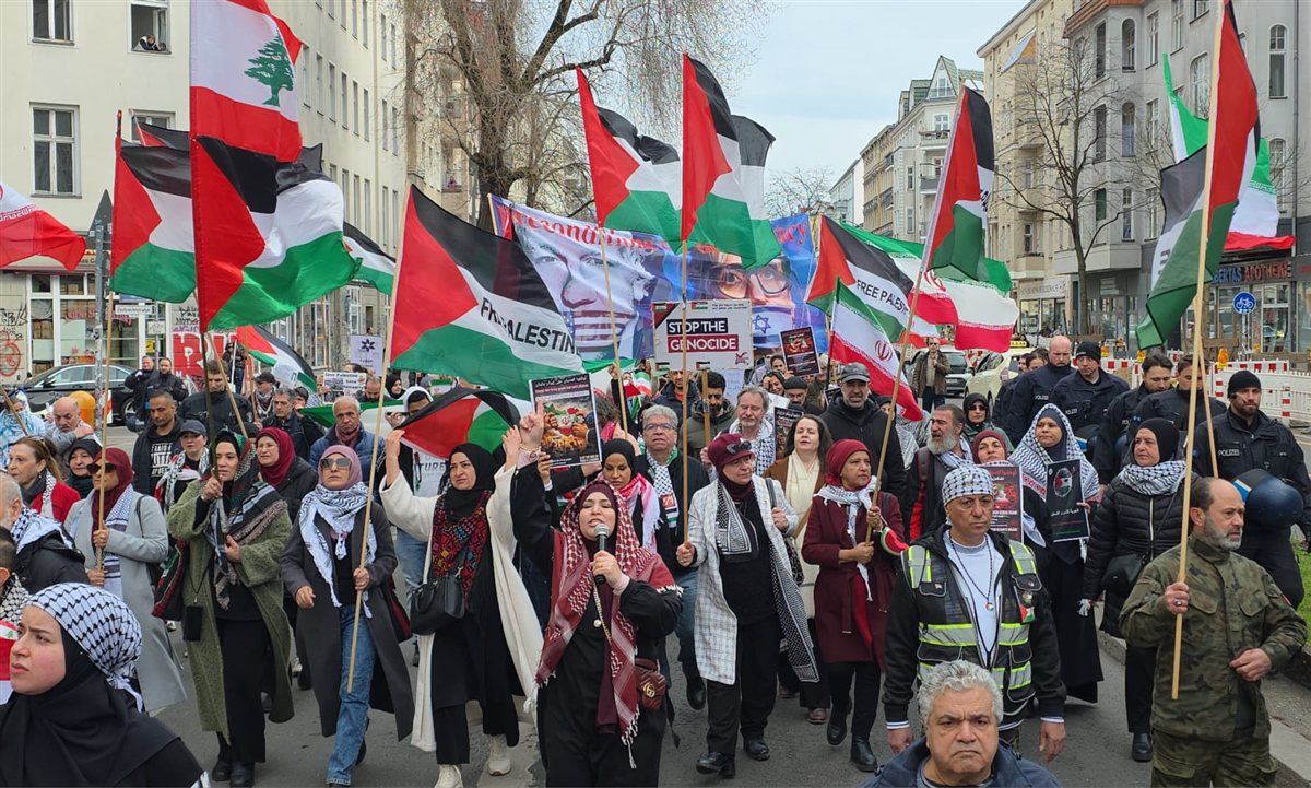 مظاهرة جماهيرية حاشدة في برلين تضامنا مع فلسطين وإيران ولبنان