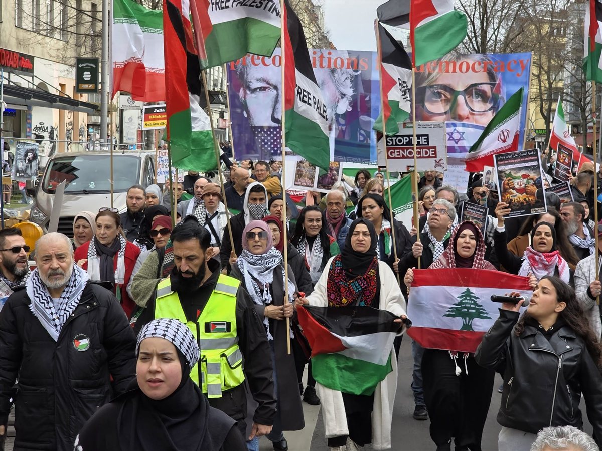 مظاهرة جماهيرية حاشدة في برلين تضامنا مع فلسطين وإيران ولبنان