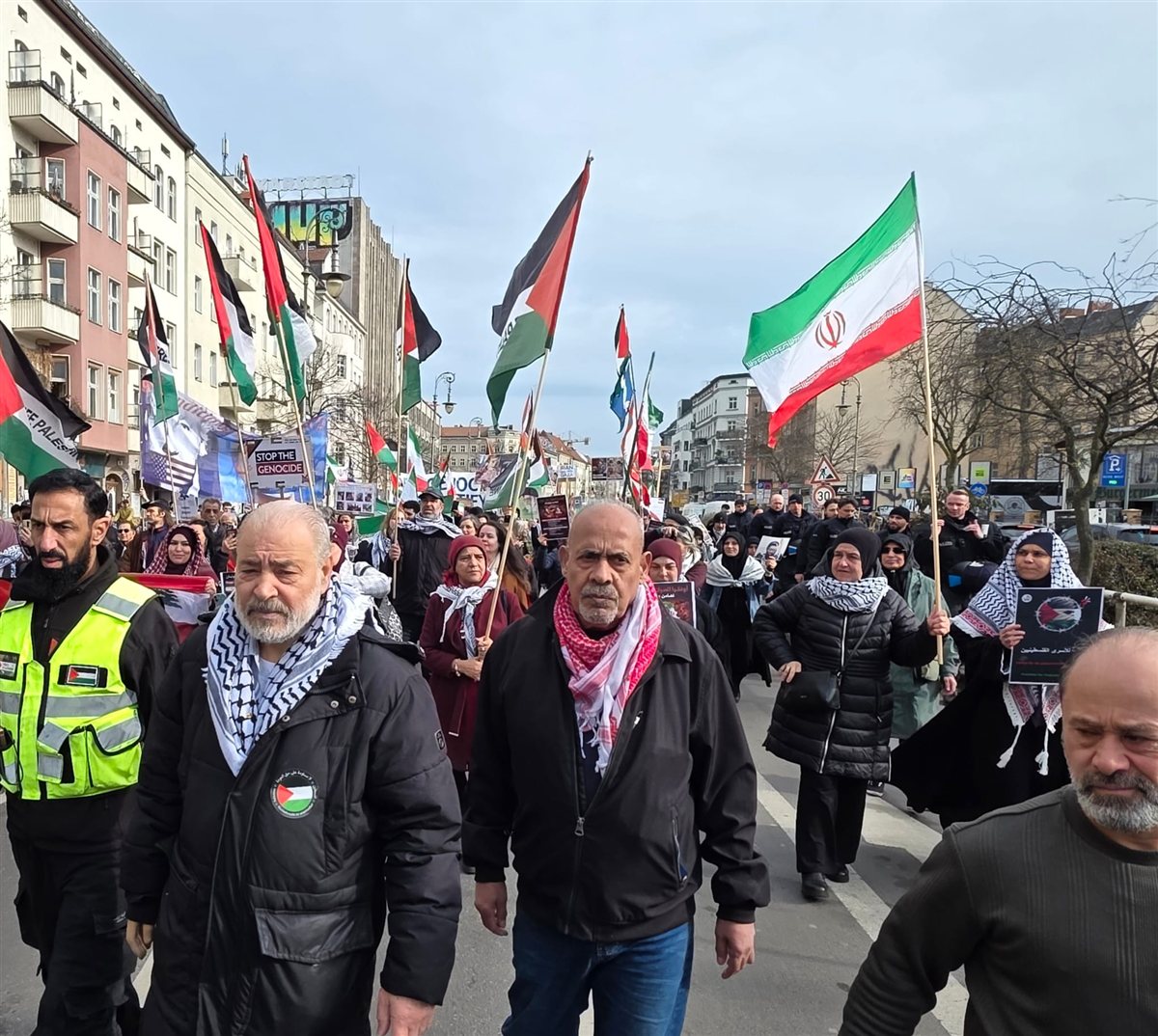 مظاهرة جماهيرية حاشدة في برلين تضامنا مع فلسطين وإيران ولبنان