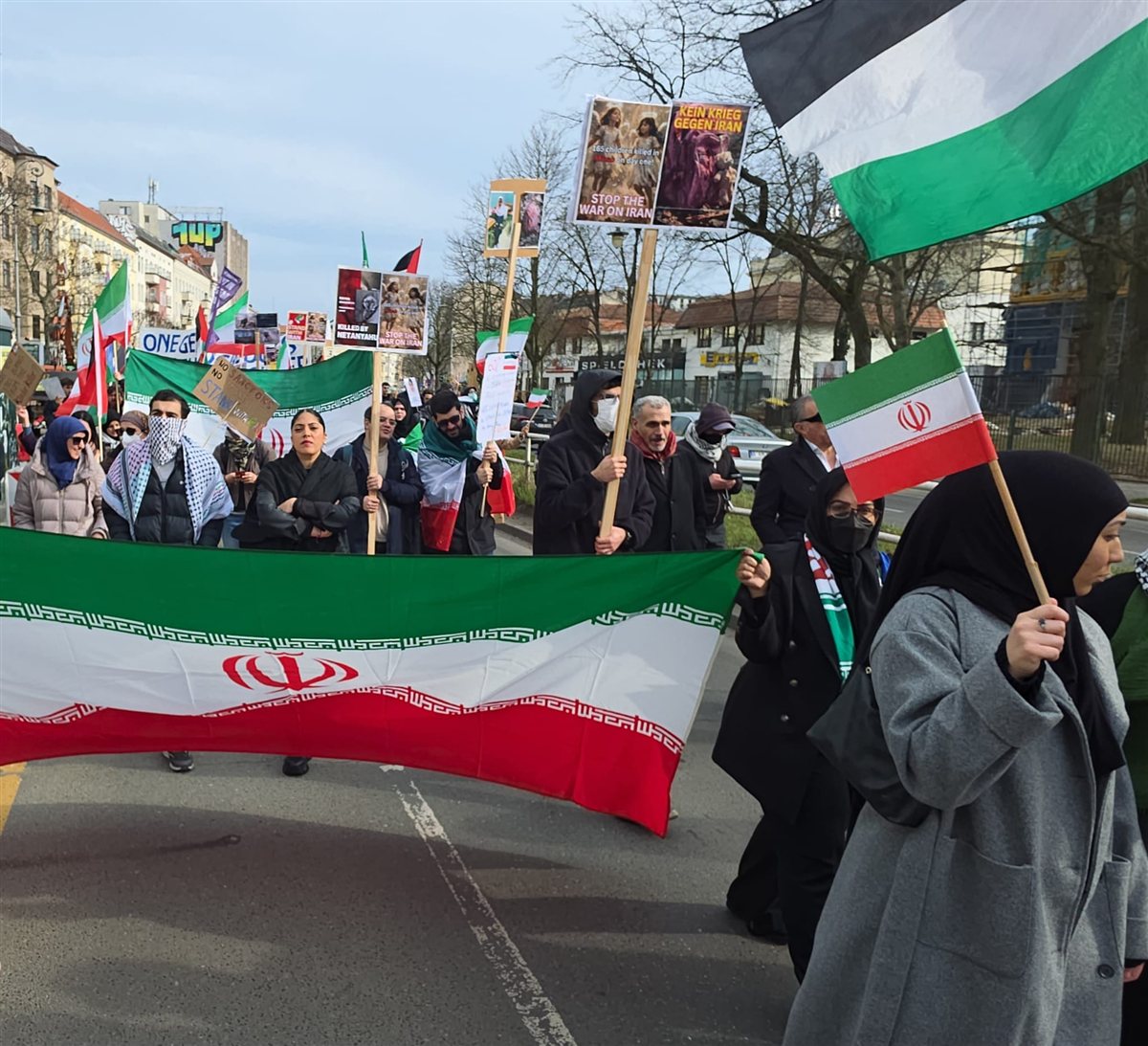 مظاهرة جماهيرية حاشدة في برلين تضامنا مع فلسطين وإيران ولبنان