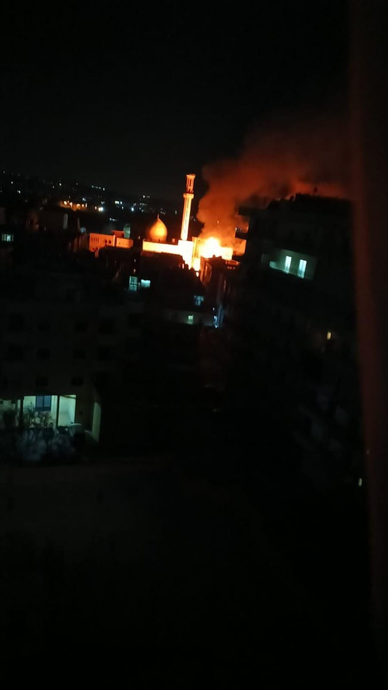 بعد التهديد ليل امس.. غارات على ضواحي صور فجرا