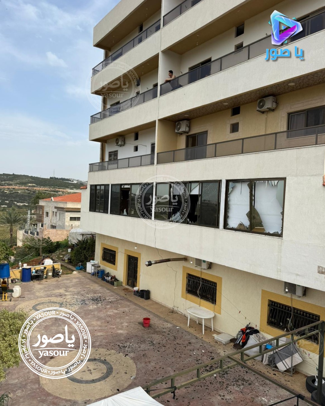 بالصور: تدمير كامل جسر القاسمية القديم ( الكنايات ) ووشظايا الغارة العنيفة وصلت الى تجمع القاسمية والحقت اضرارا بمباني سكنية