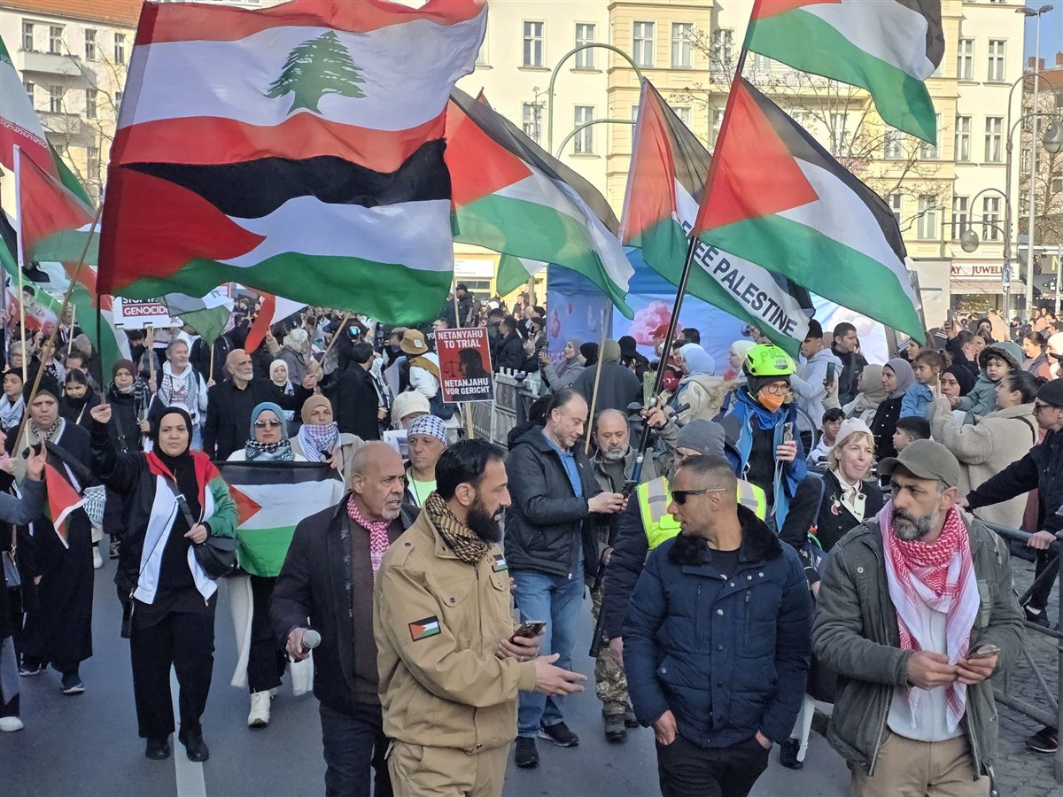 برلين: مظاهرة حاشدة رفضا للعدوان، ودفاعا عن حق الشعوب في الحرية والسيادة