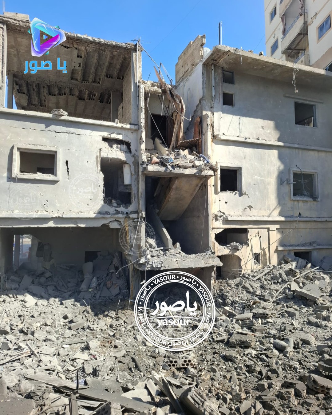 دمار كبير في محيط المبنى المستهدف في حي النبي اسماعيل في مدينة صور