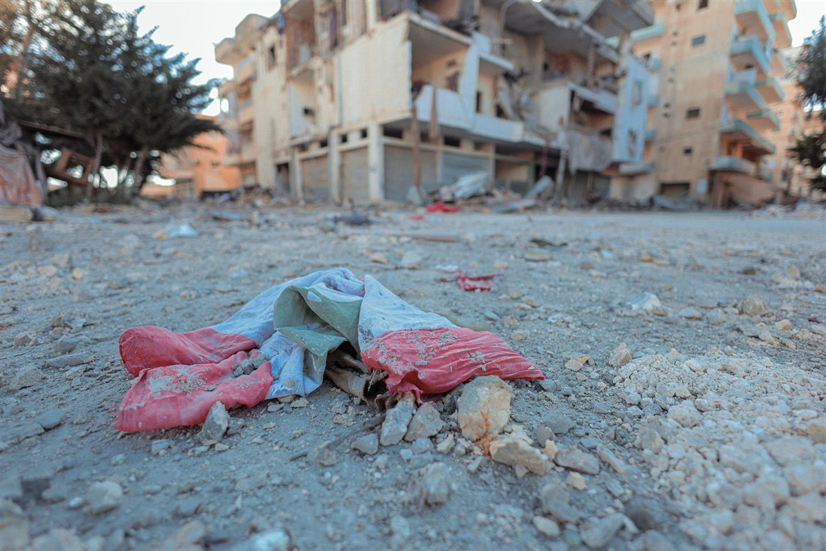 اضرار الغارات التي استهدفت المساكن الشعبية - صور هذا اليوم