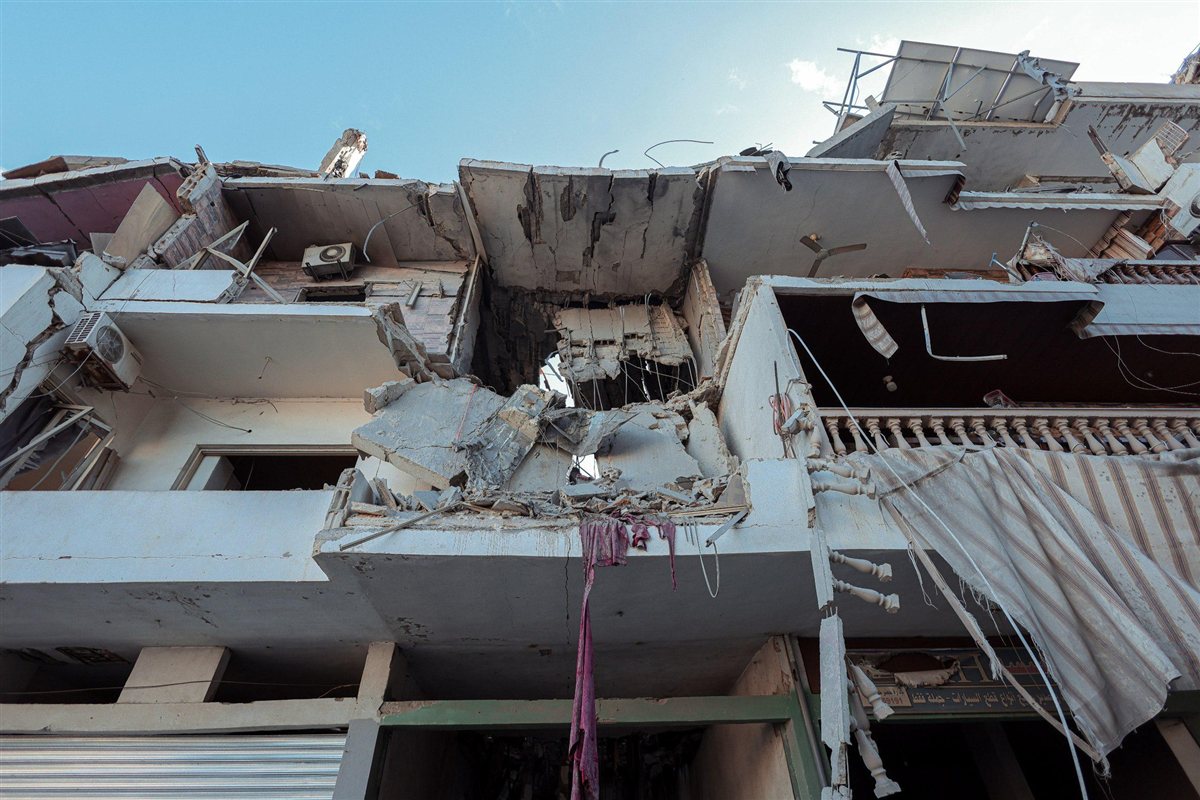اضرار الغارات التي استهدفت المساكن الشعبية - صور هذا اليوم