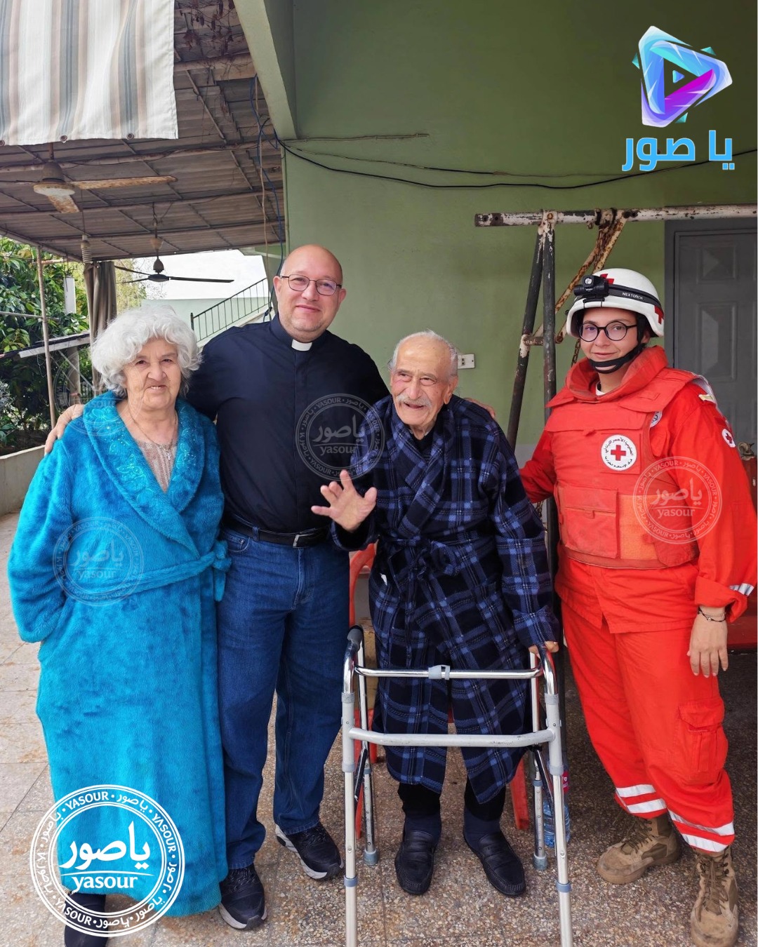 انقاذ مسنين جنوبيين من آل بطرس هم رجل وزوجته من منزلهما في بلدة قانا الجنوبية ونقلهما الى مكان آمن