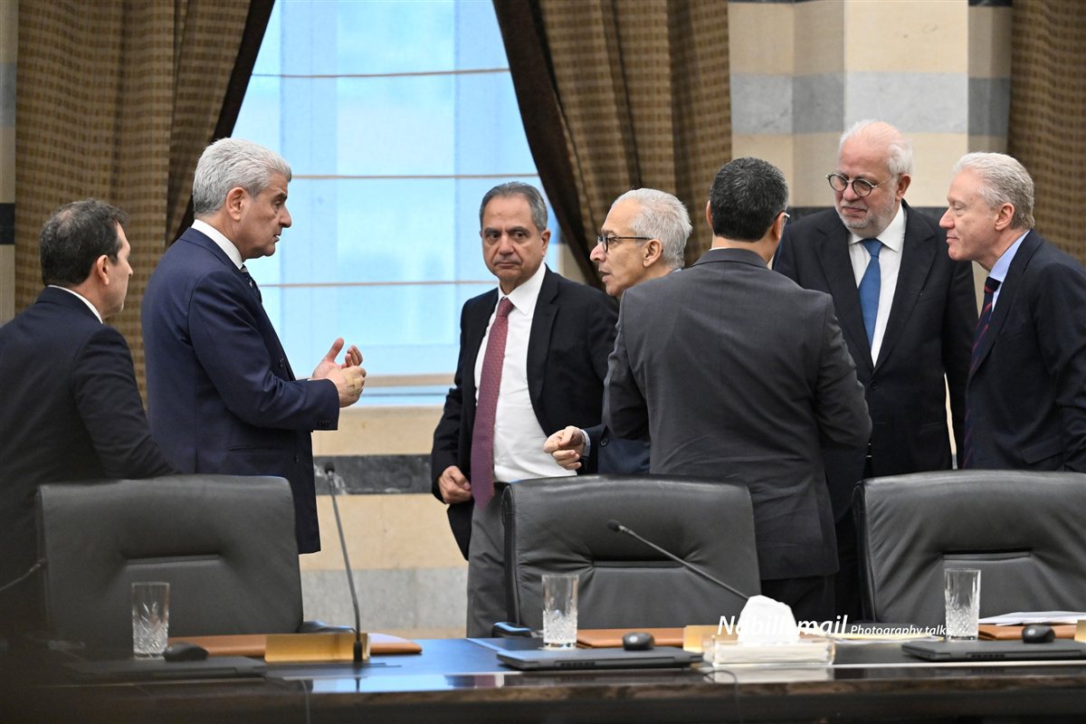 الوزراء مبسوطين بـ يوسف رجي !