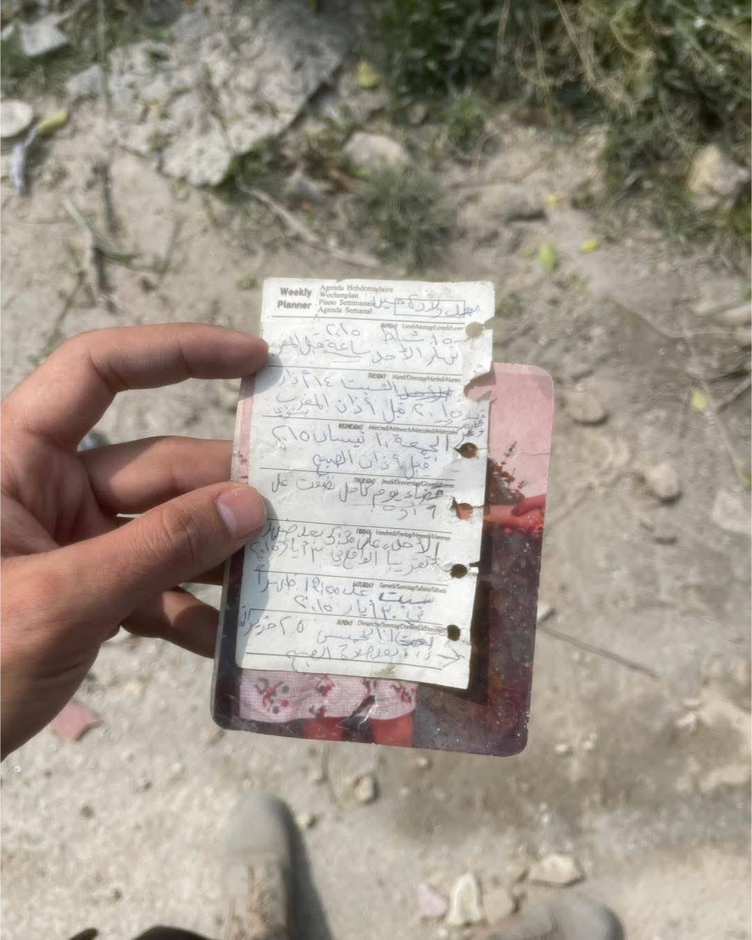 من مكان الغارة في ديرتقلا جنوبي لبنان