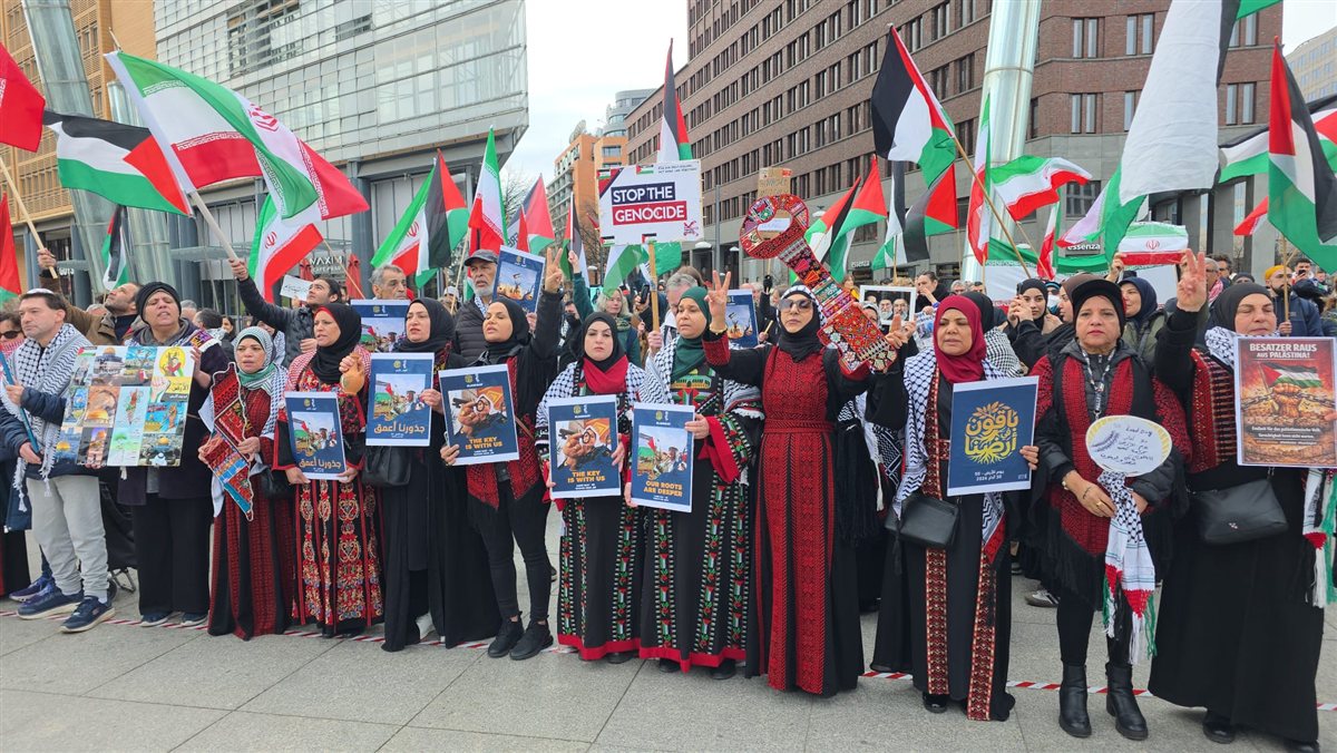 وقفة جماهيرية حاشدة في برلين إحياء للذكرى الخمسين ليوم الأرض