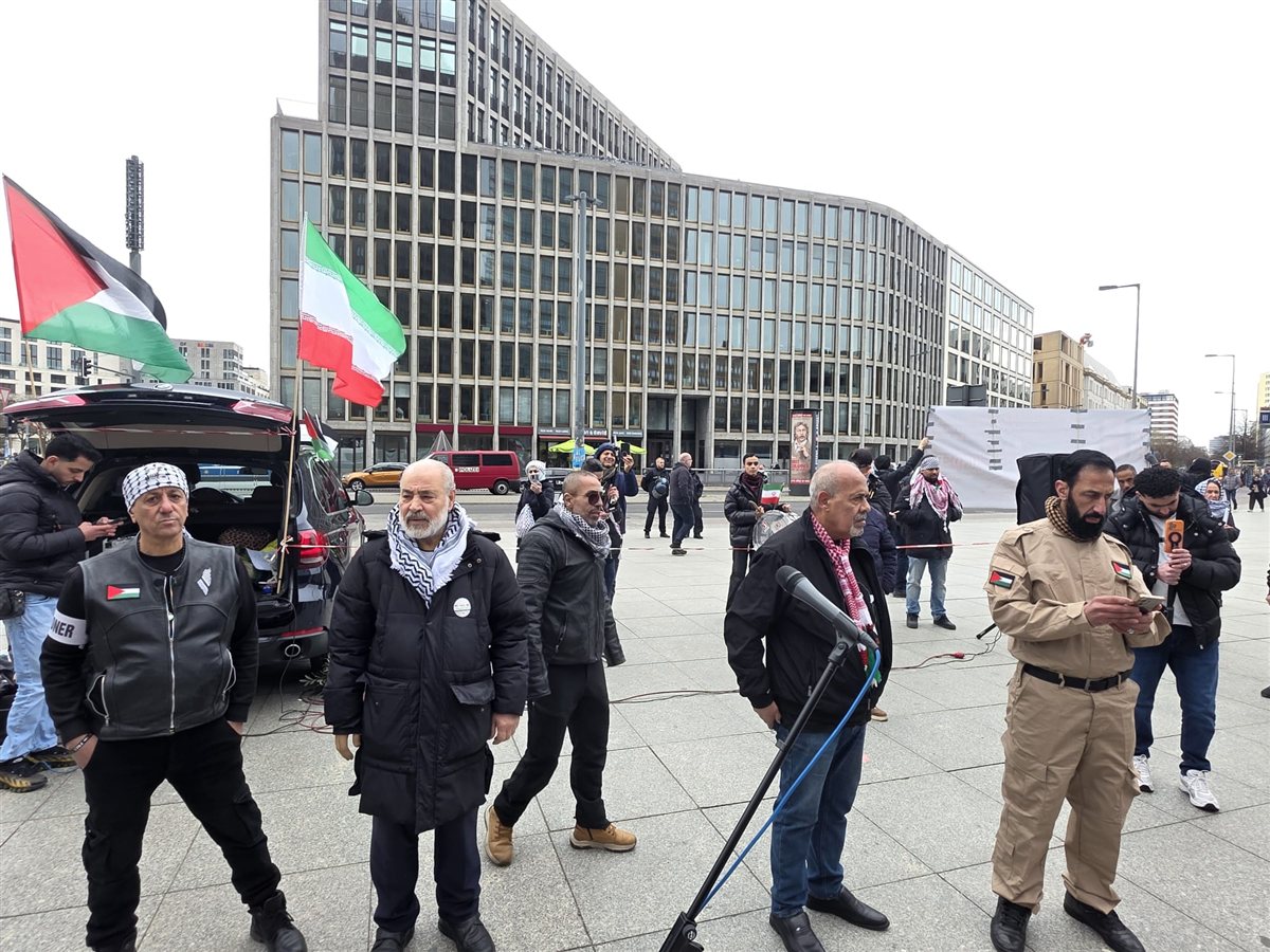 وقفة جماهيرية حاشدة في برلين إحياء للذكرى الخمسين ليوم الأرض