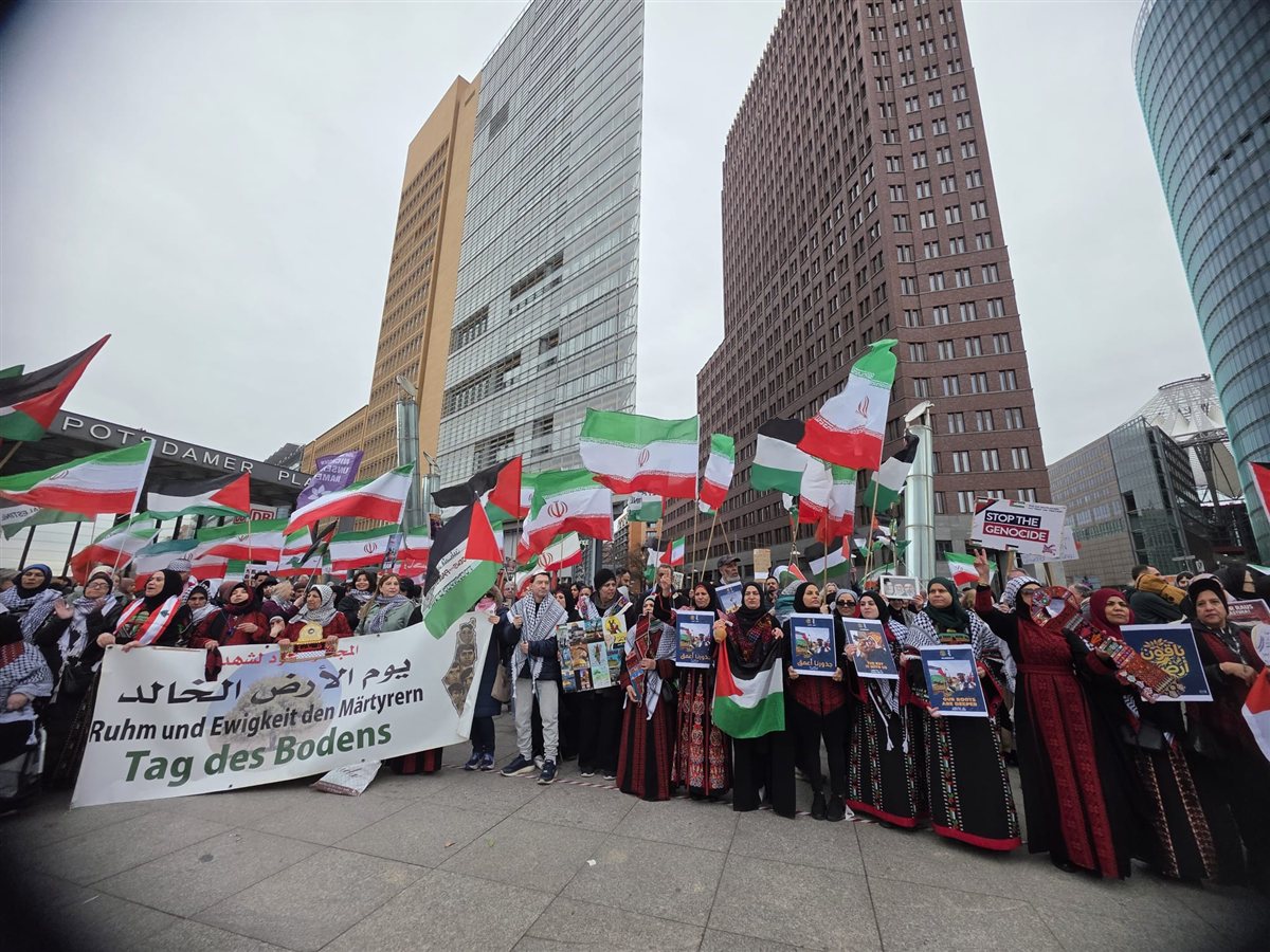 وقفة جماهيرية حاشدة في برلين إحياء للذكرى الخمسين ليوم الأرض