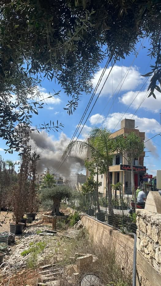مروحية أباتشي تنفذ غـ.ارة جديدة على سنتر بدران التجاري على الطريق العام بين شوكين وميفدون للمرة الثانية