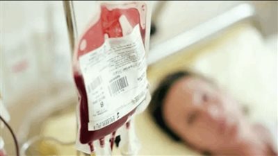 فضيحة طبية.. دم ملوث أصاب ثلاثين ألف شخص وأودى بحياة 3 آلاف!