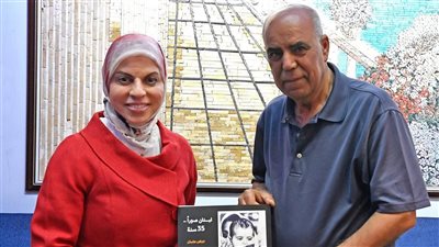 ليلى شمس الدين تقرأ 