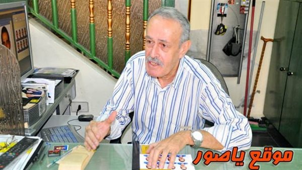 الفنان الراحل محمود