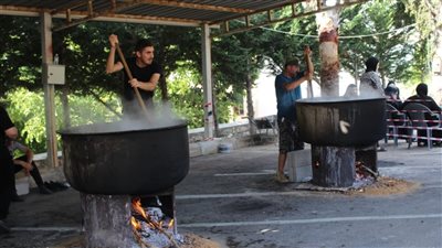  كشافة الرسالة الاسلامية فوج المجاهدين أقامت الهريسة السنوية في ساحة شهداء بلدة طورا 