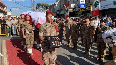 جنوباً: تشييع حاشد للعميد المتقاعد امين حطيط