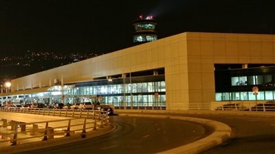 مسافر فرنسي يوقف بعد ضبط 90 مسدسًا مفككًا ومموّهًا في مطار بيروت