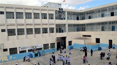 تطوير المناهج: هل تُلغى 