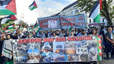مظاهرة حاشدة تضامنا مع فلسطين وغزة في برلين