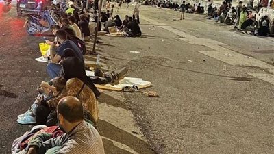 بحثًا عن مكان آمن... شوارع بيروت تتحول إلى ملاذ لمئات العائلات!
