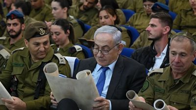 بين الحرب والمفاوضات... 