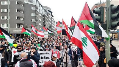 مظاهرة جماهيرية حاشدة في برلين تضامناً مع لبنان وغزة