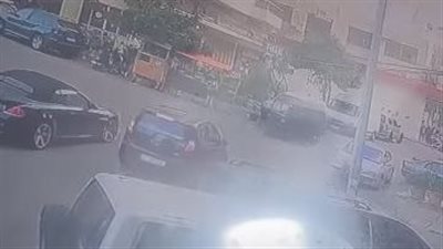 في وضح النهار.. اليكم ما فعله سائق 