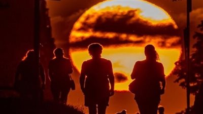 عواقبه وخيمة.. علماء يحذرون من عودة ثقب في الشمس